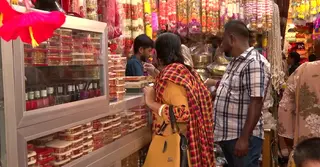 পূজাকে ঘিরে জমজমাট সিলেটের বাজার; দাম বাড়ায় বিপাকে ক্রেতারা